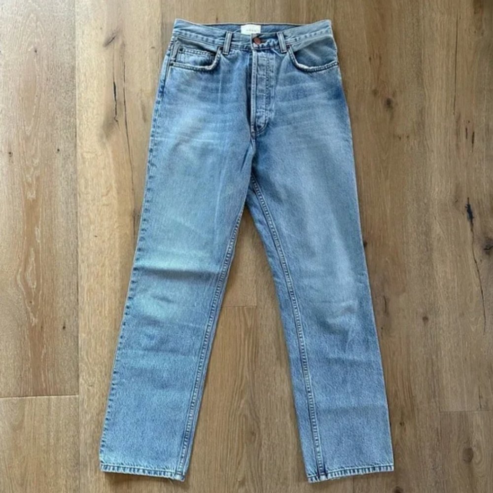 Diana jeans in the Biarritz wash, size 28.